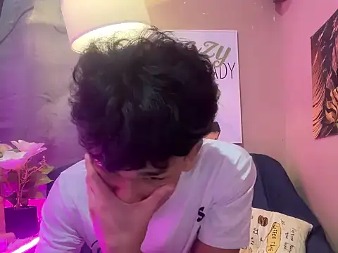 Imjustasluttyintownxのウェブカメラショー