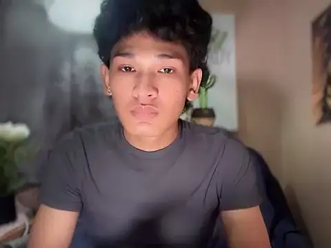 Imjustasluttyintownx ওয়েবক্যাম শো