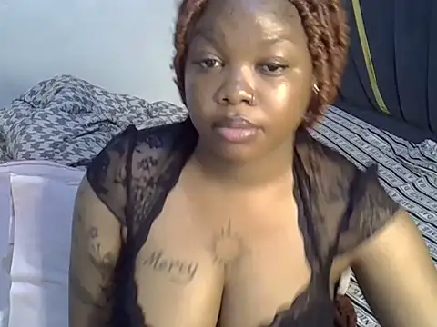 spiceey_love Show in webcam