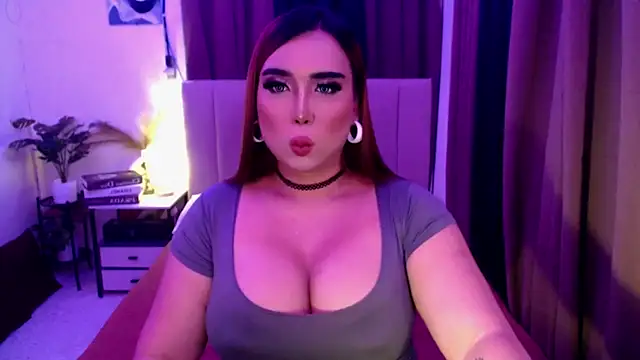 xxbigCOCKmollyxx Show in webcam