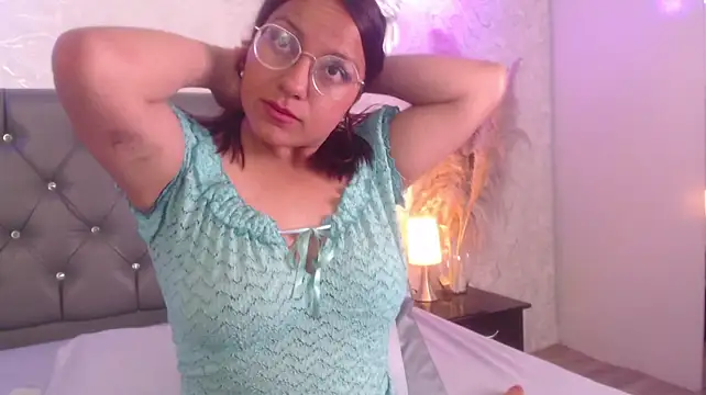 ZaharaVelvetx's Webcam Show