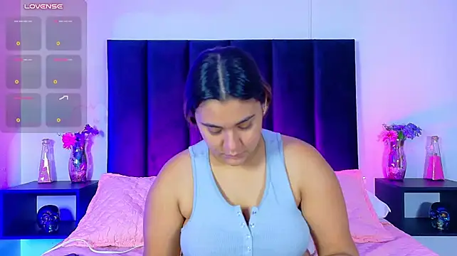 Alannabrownx: διαδικτυακό σόου στην κάμερα
