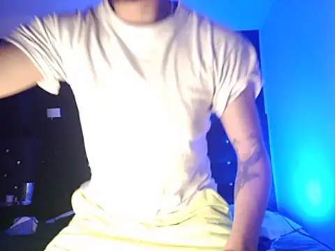 Show modela Thiag0FTM na web-kameri