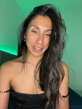 MaddyX__1 Show in webcam