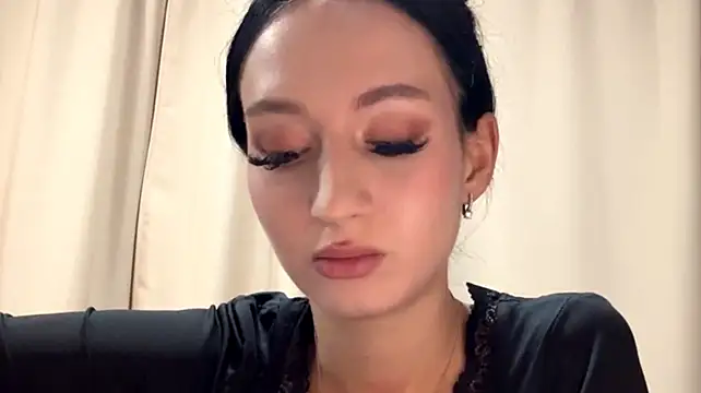 ShannaWegiel Chat XXX in diretta