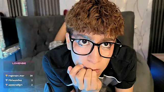 Webkamerová show shikimori_