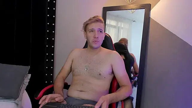 Loogert11 Show in webcam