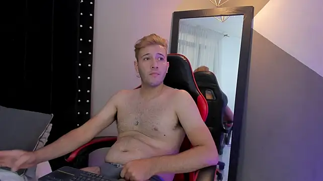 Loogert11 Show in webcam