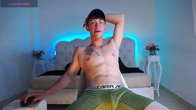 Maverick27_ Webcam show