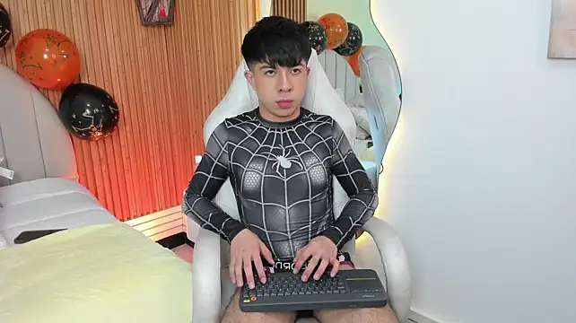Ryu_Mont Adlı Modelin Web Kamerası Şovu