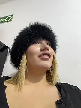 Krisstal_key Webcam show