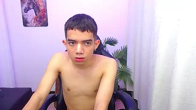 leandrocum18 – webcam-show