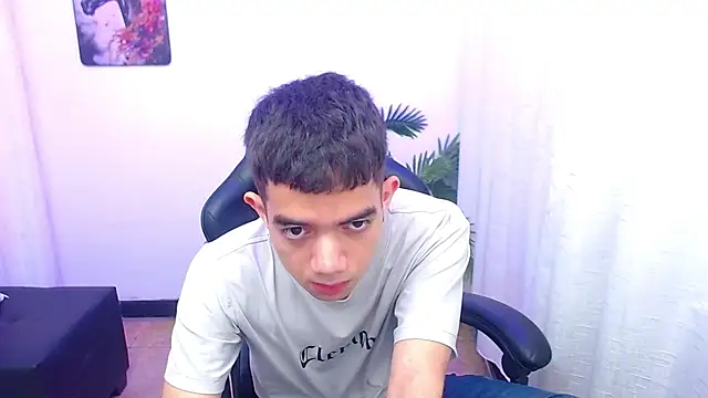 Show de leandrocum18 na webcam