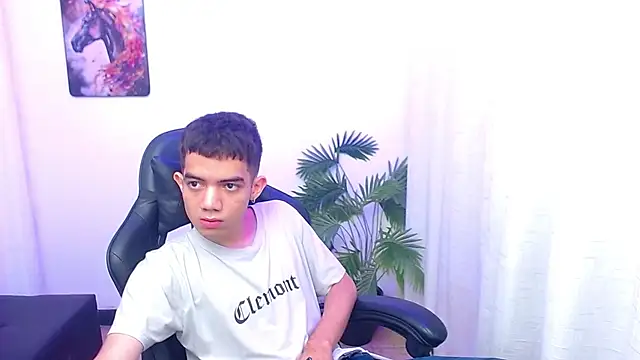 leandrocum18 webkamerás műsora