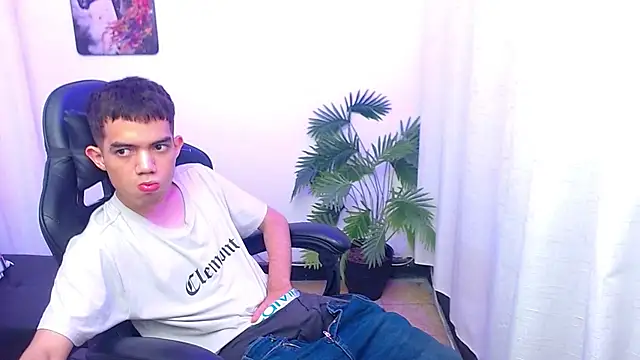 leandrocum18 – webcam-show
