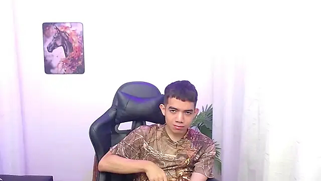 leandrocum18 – webcam-show