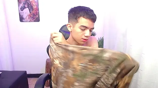 leandrocum18 Шоу с уебкамера