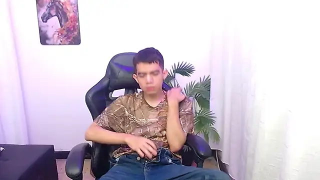 Webkamerová show leandrocum18