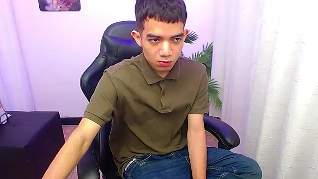 leandrocum18 Webcam show