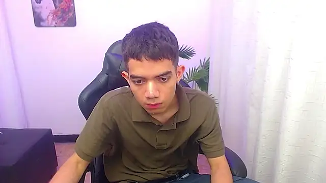leandrocum18 Webcamshow