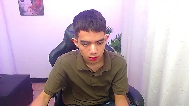 leandrocum18 Webcamshow