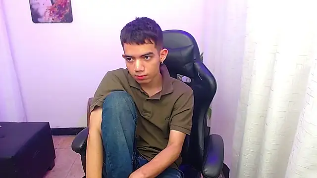 leandrocum18 Webcam-Show
