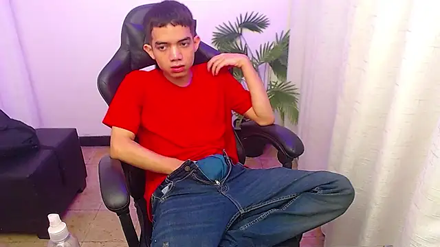 leandrocum18 Webcamshow
