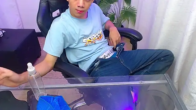 leandrocum18 Webcam show