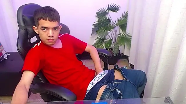 leandrocum18 Webcamshow
