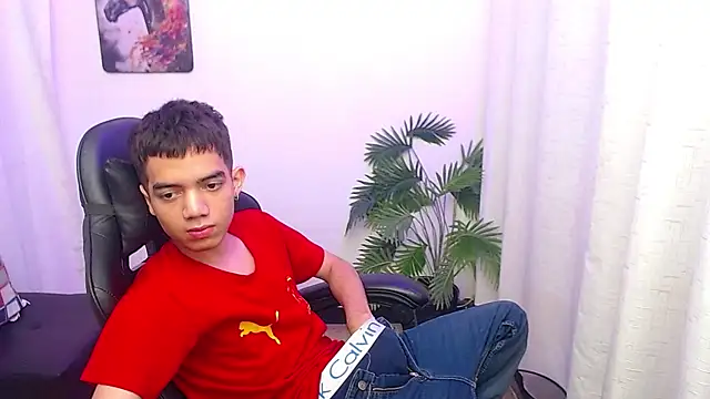 leandrocum18's Webcam Show
