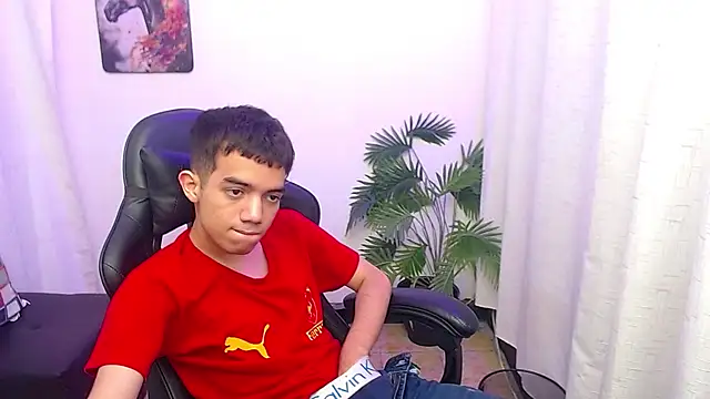 leandrocum18 webkamerás műsora
