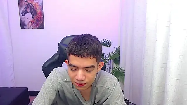 leandrocum18 webcam show