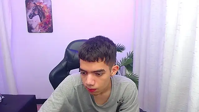 leandrocum18: вебкам-шоу