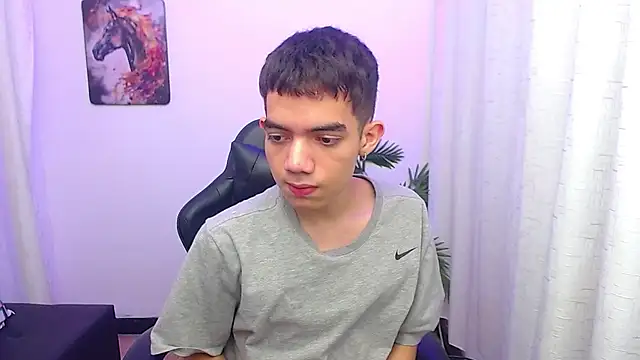 leandrocum18 Webcam Show