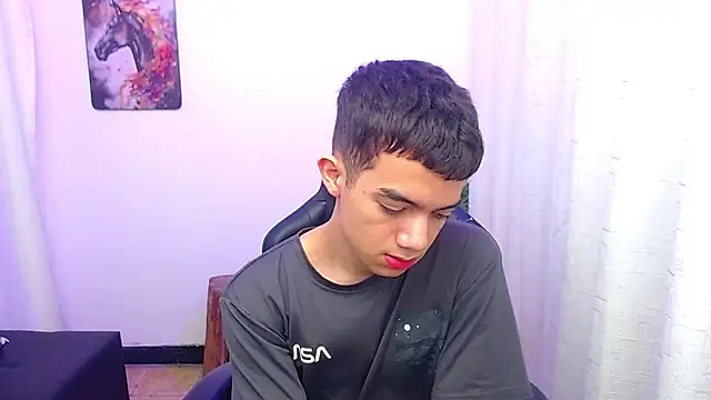 leandrocum18 Webcamshow
