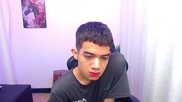 leandrocum18 webcam show