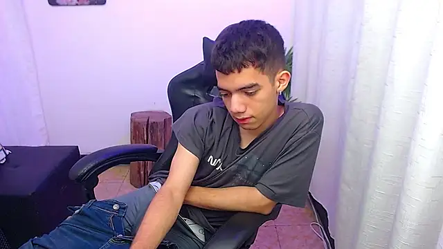 leandrocum18n Webbikameraesitys