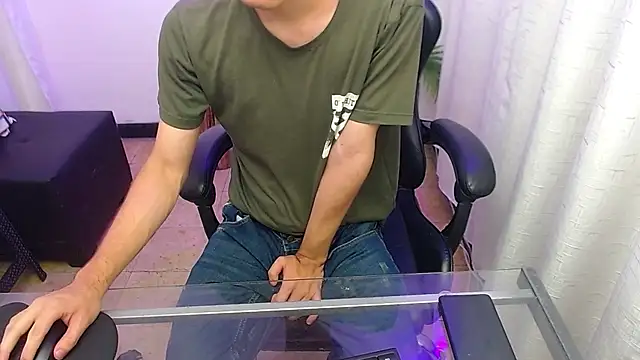 عرض كام leandrocum18
