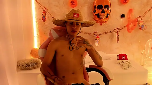 Show modela Julian_Stonee1 na web-kameri