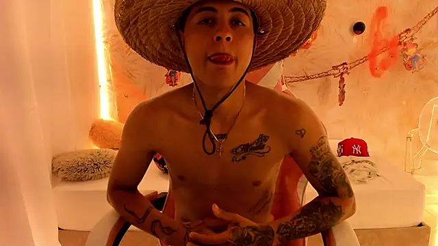 Julian_Stonee1 Show in webcam