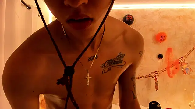Show modela Julian_Stonee1 na web-kameri