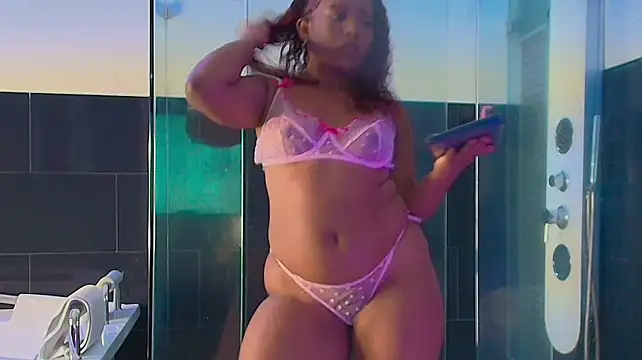 Show modela NahiaSoleil na web-kameri