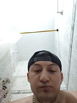 briiantorre webkamerás műsora