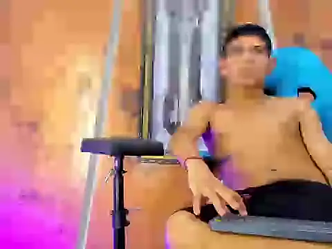 KALVIN_C Show in webcam