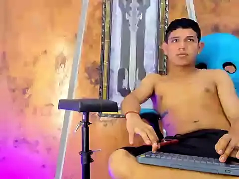 Pokazy przed kamerką – KALVIN_C