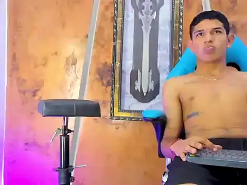 KALVIN_C Webcam show