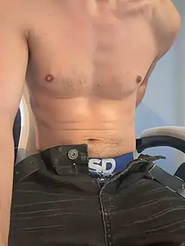 Whiteboii2026: διαδικτυακό σόου στην κάμερα