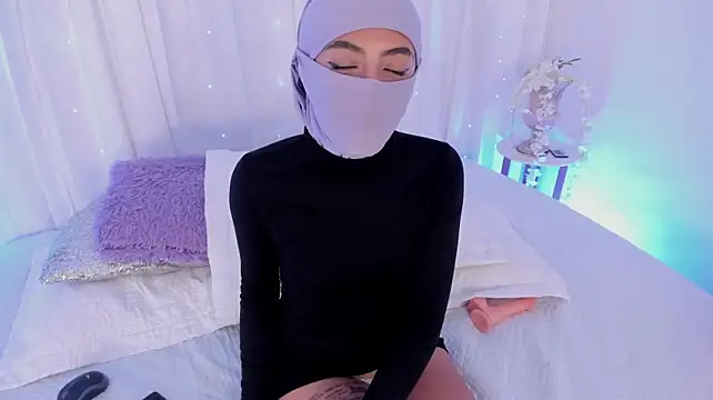 แชท XXX สดของ Zaynab__