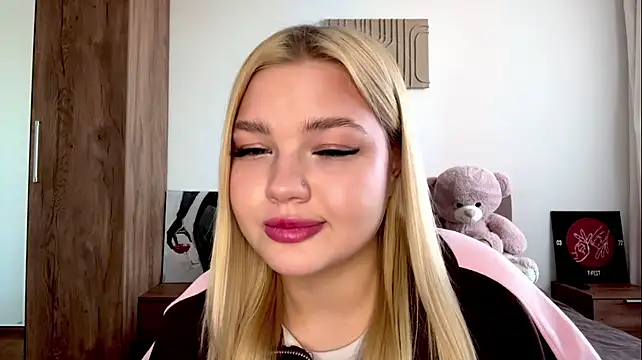 Webkamerová show LorriHeppeard