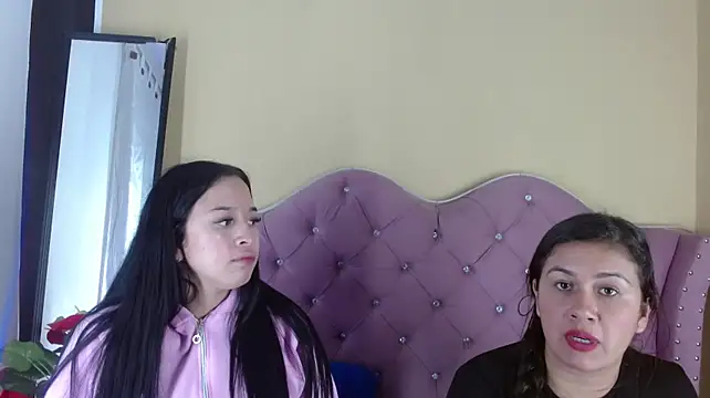 Pertunjukan Kamera Web Karla_Rodriguez_